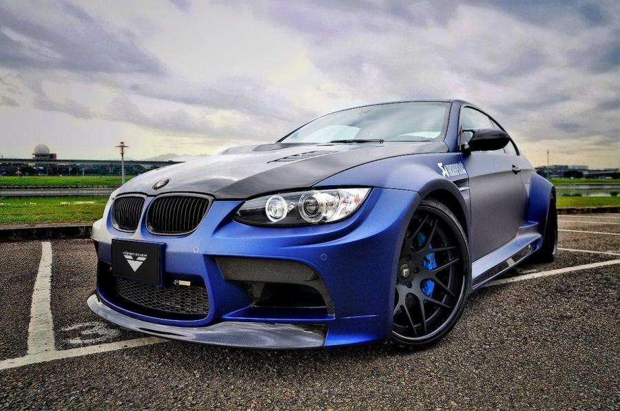  BMW M3 GTRS3 Black Version by Vorsteiner 2012 года  (фото 17 из 32)